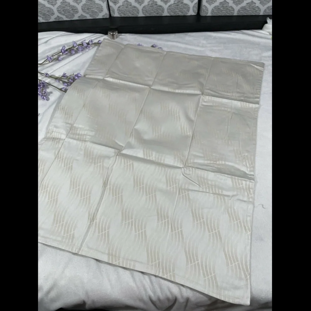 NIB SFERRA Vissio [‎ 1 Standard ] Pillow Sham in Champagne [ 21 x 26 ]